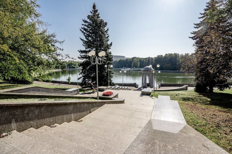 Aparthotel Luxury Apartment On Komunisticheskaya 3