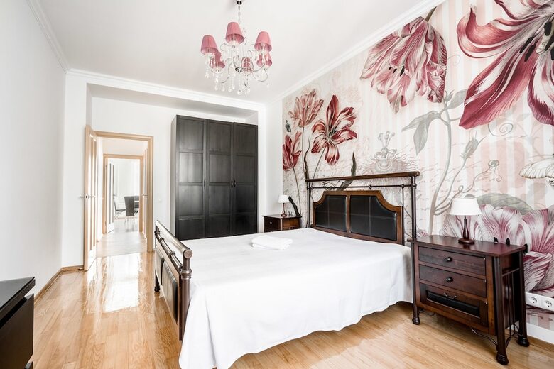Aparthotel Luxury Apartment On Komunisticheskaya 3