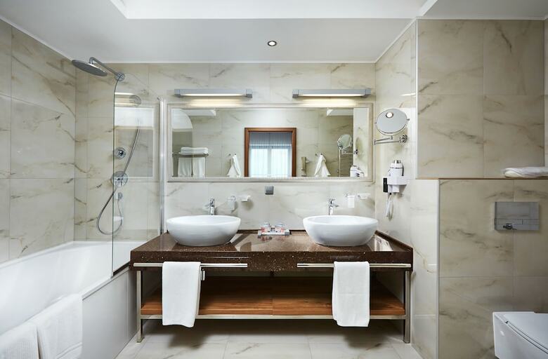 Victoria Hotel And Spa