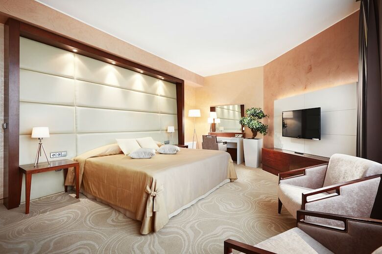 Victoria Hotel And Spa