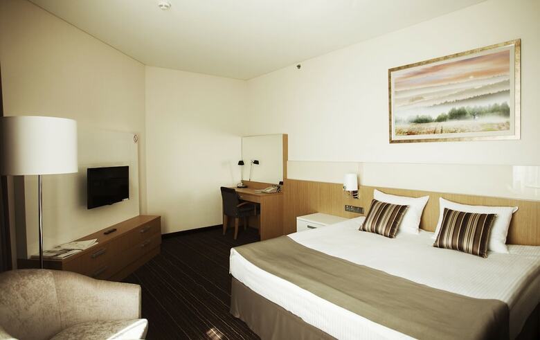 Victoria Hotel And Spa