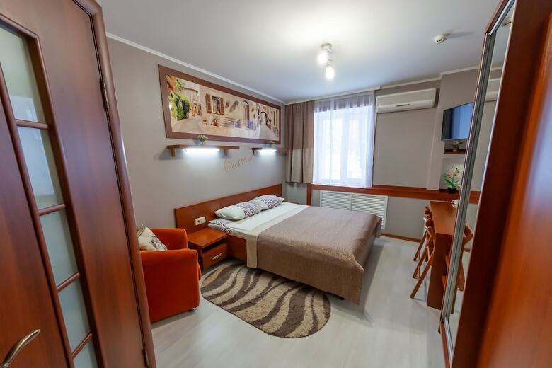 City Hotel