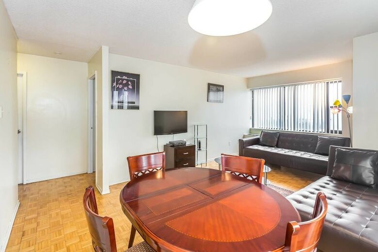 Spacious 1 Br Apartment Of Downtown Toronto II
