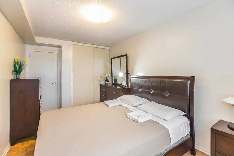 Spacious 1 Br Apartment Of Downtown Toronto II