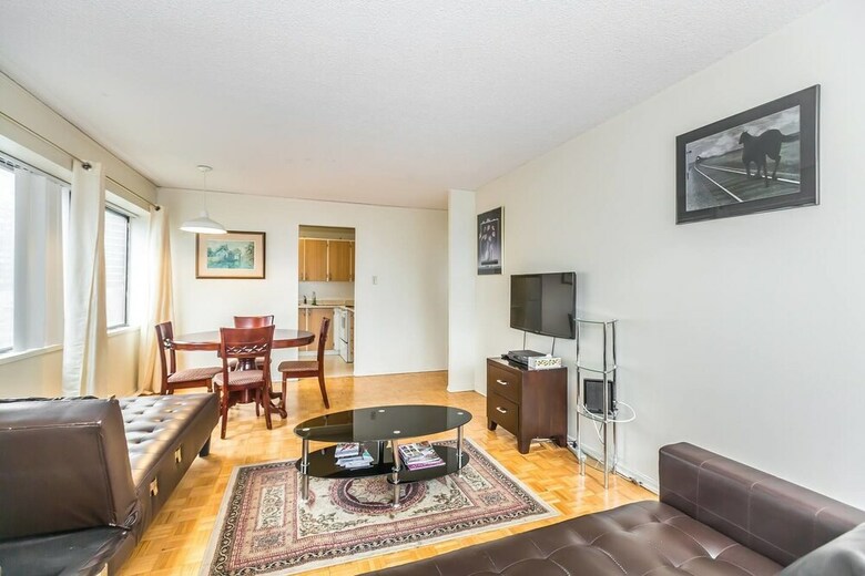 Spacious 1 Br Apartment Of Downtown Toronto III