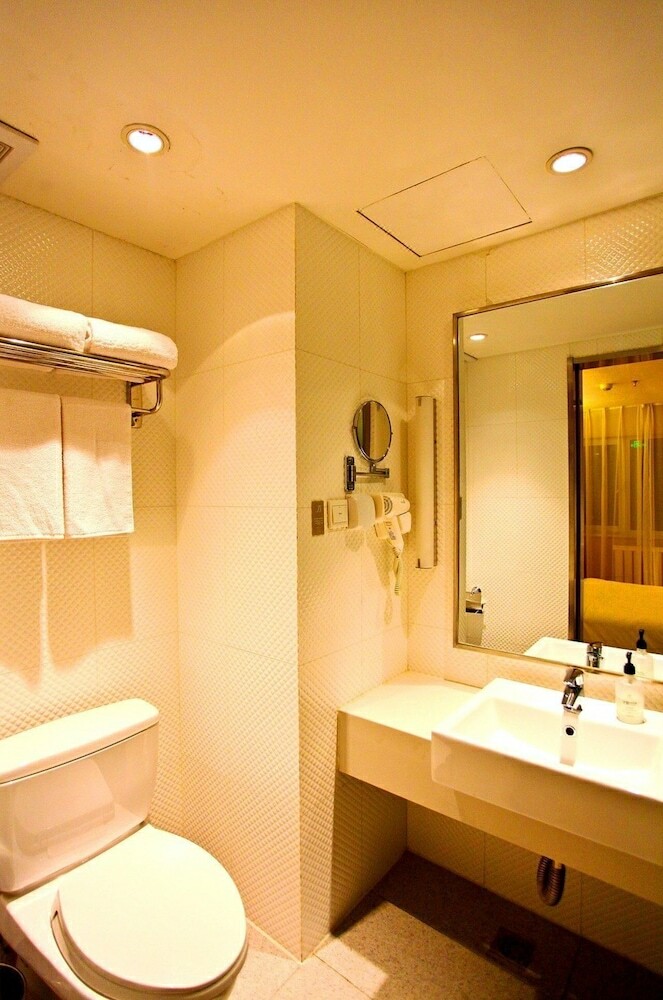 Quan Ji Hotel