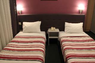 Yasha Hotel