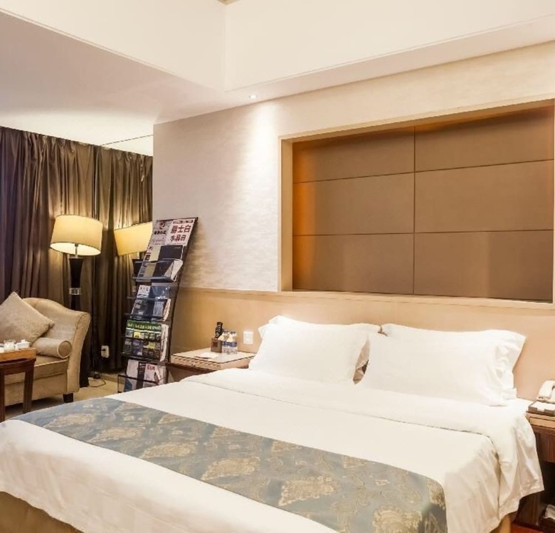 Eastern Five Continents Hotel