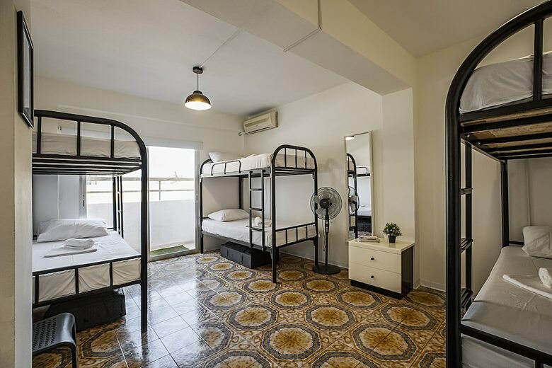 Hostal White Hostel