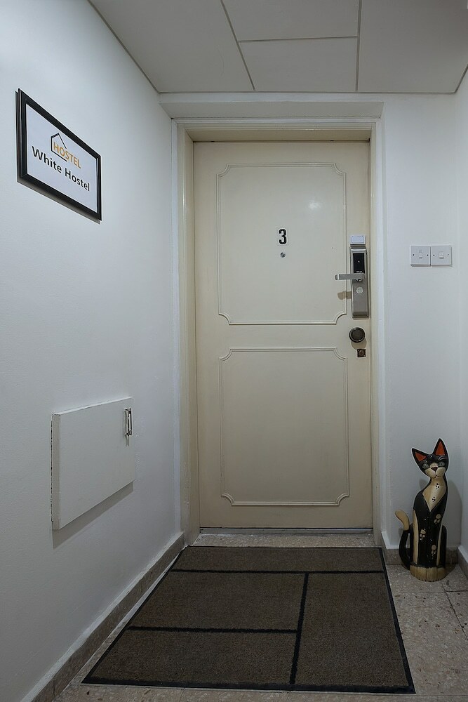 Hostal White Hostel