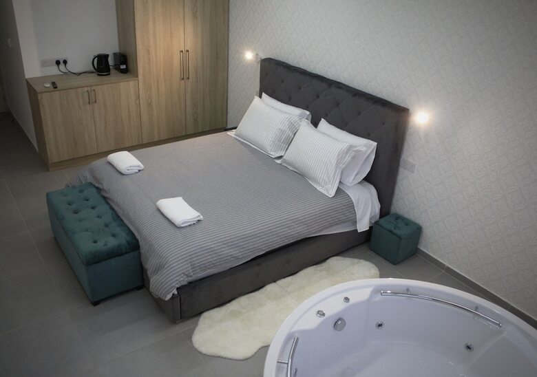 Purple Orange Luxury Suites