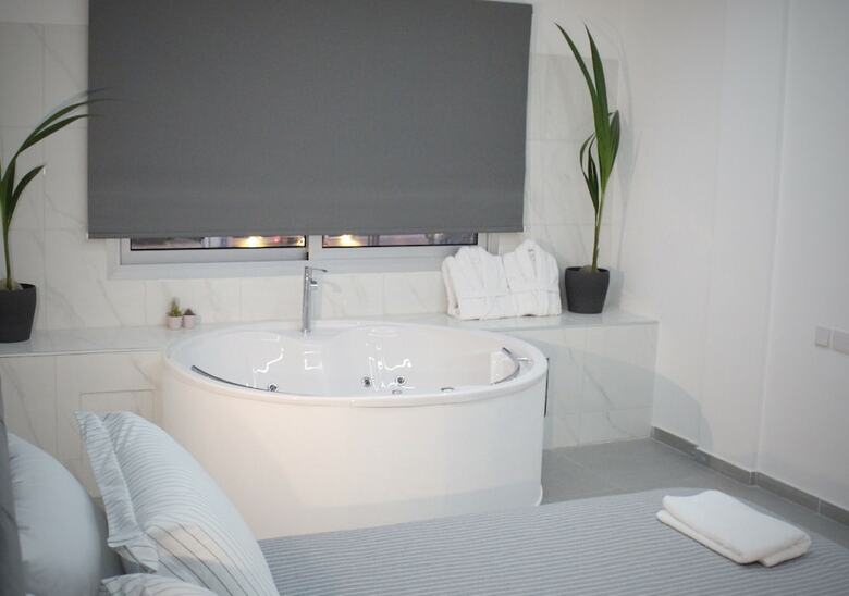 Purple Orange Luxury Suites