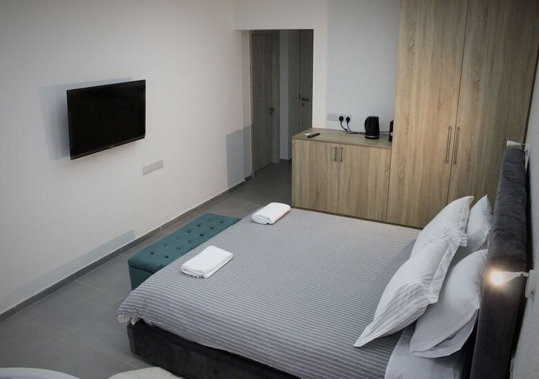 Purple Orange Luxury Suites