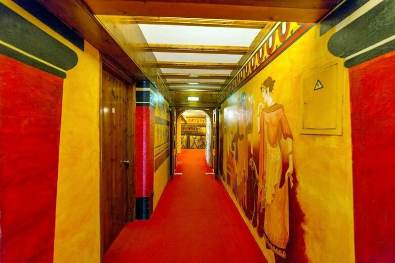 Roman Boutique Hotel
