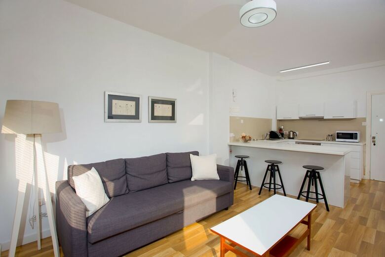 Apartamentos Seabreeze Limassol City Center Flat