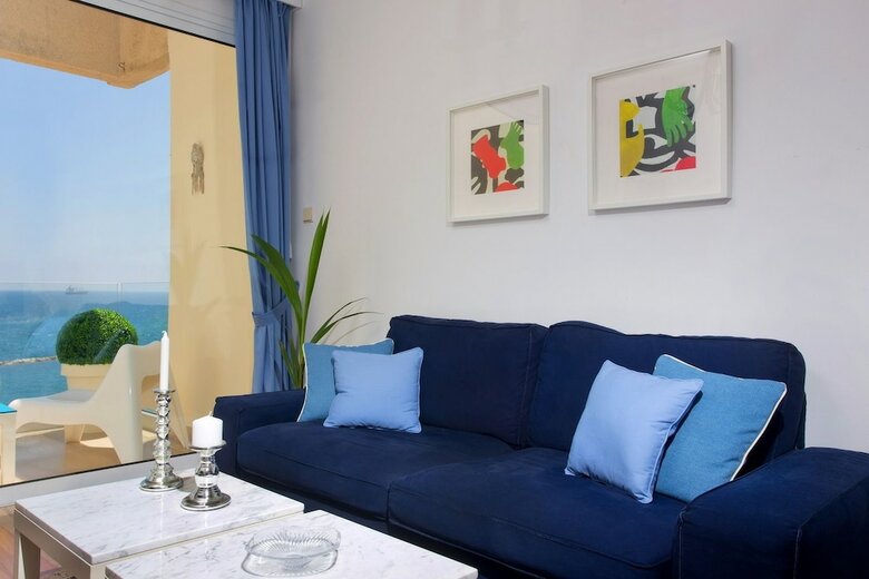 Seaside Luxury Beach Apartment