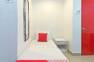Oyo 304 Zero Hour Hotel