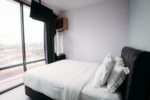 B Lot Hotel