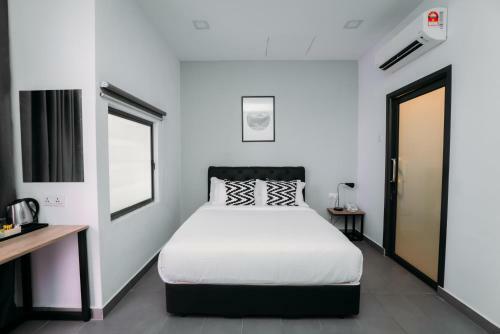 B Lot Hotel