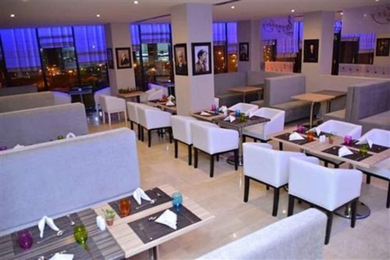 Hotel Adef