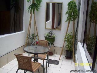 Hotel L'baron Jockey Plaza Mall