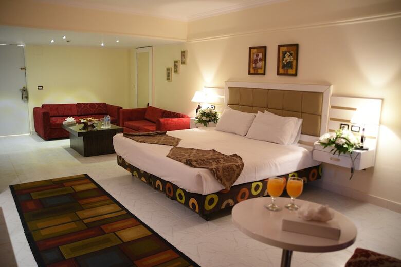 Kanzy Hotel