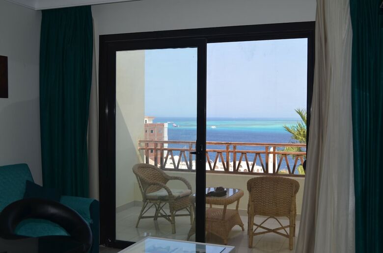 The Hill View Apartment