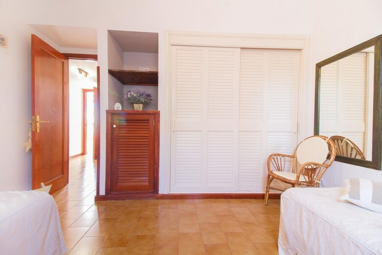 35100d01 - Av. Touroperador Vingresor 27, Apto 9