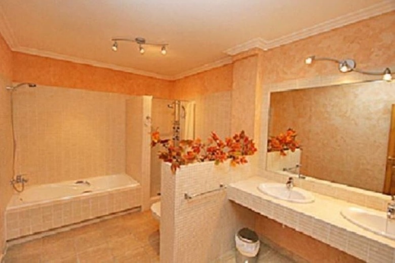 Villa - 6 Bedrooms With Pool And Wifi - 103977