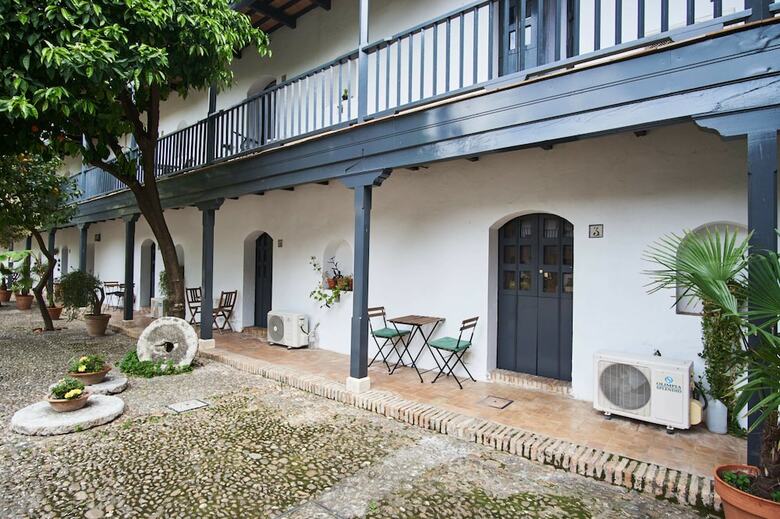 Apartamentos Conde Central Courtyard By Valcambre
