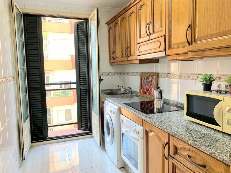 Apartamentos Homely Malaga Victoria Parking Privado