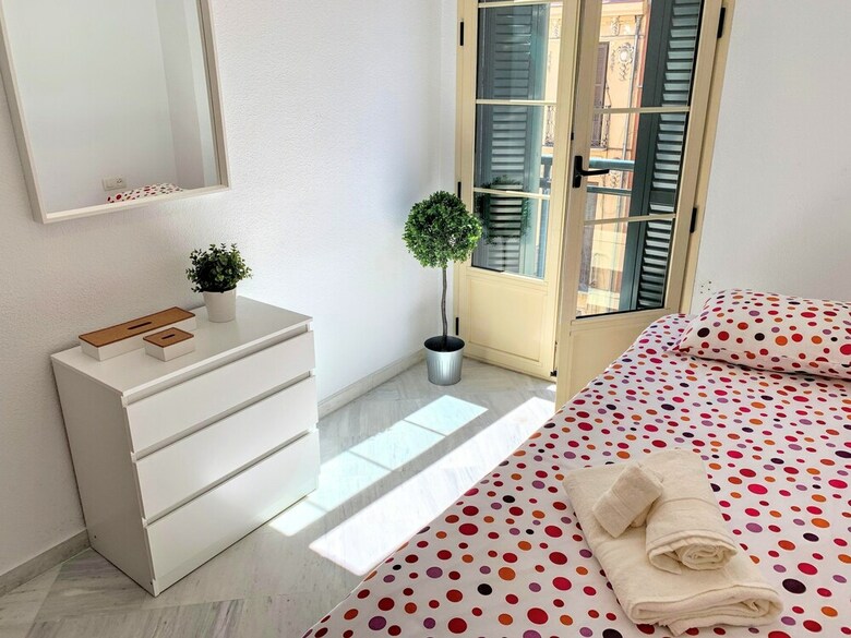 Apartamentos Homely Malaga Victoria Parking Privado