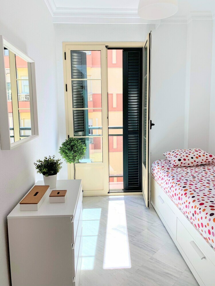 Apartamentos Homely Malaga Victoria Parking Privado