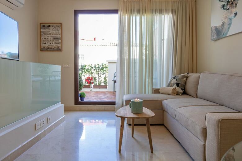 Apartamentos Lumbreras Deluxe Suite By Valcambre