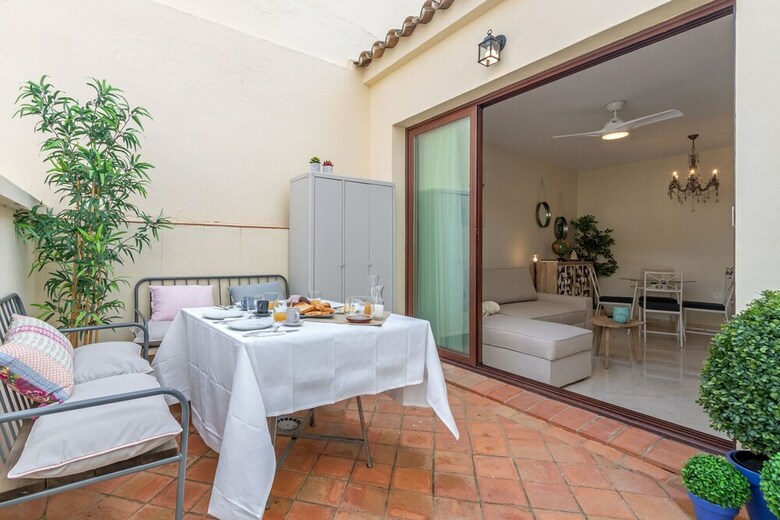 Apartamentos Lumbreras Deluxe Suite By Valcambre