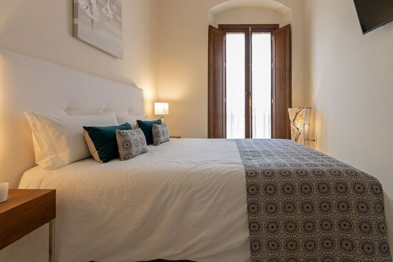 Apartamentos Lumbreras Deluxe Suite By Valcambre