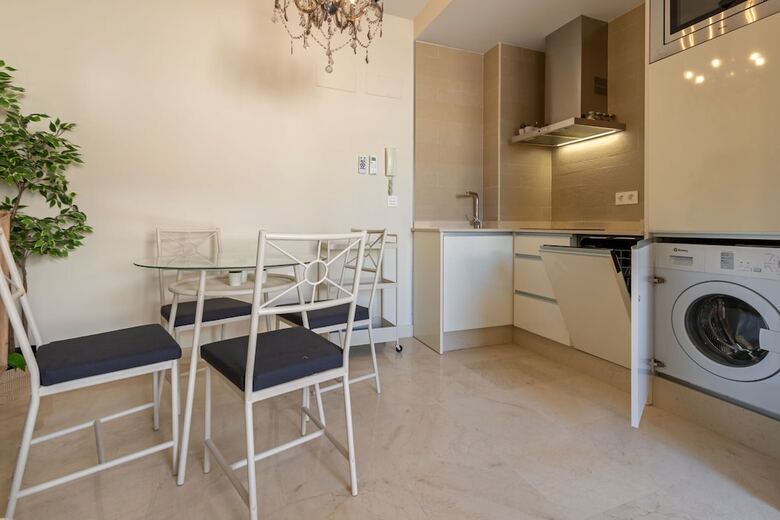 Apartamentos Lumbreras Deluxe Suite By Valcambre