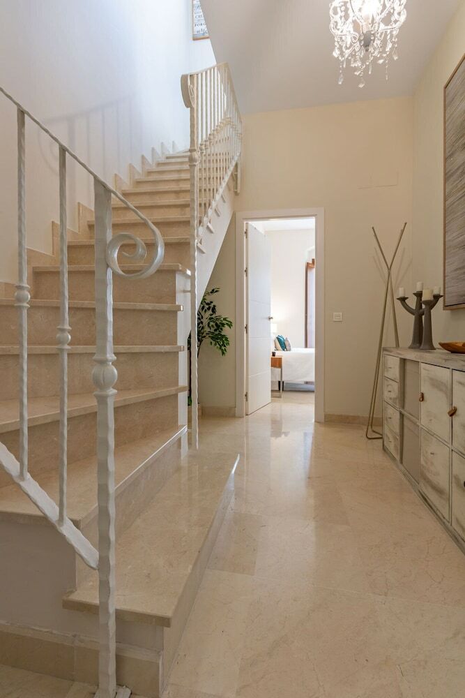 Apartamentos Lumbreras Deluxe Suite By Valcambre