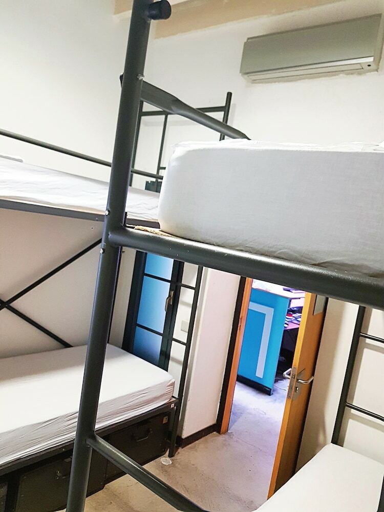 Hostal Traveller Box Hostel