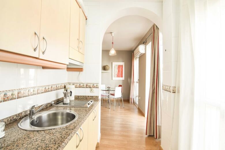 Apartamentos Letmalaga Two Sidewalks