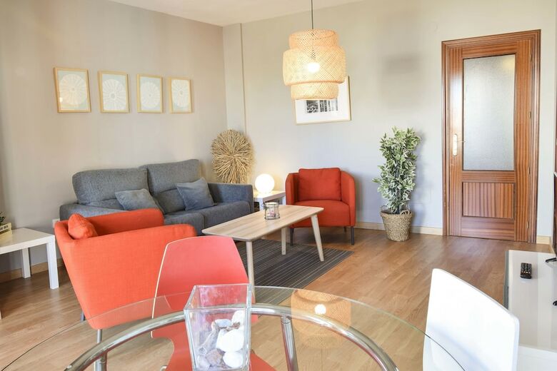 Apartamentos Letmalaga Two Sidewalks