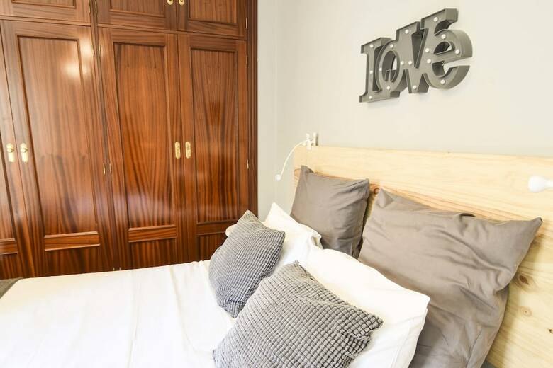 Apartamentos Letmalaga Two Sidewalks