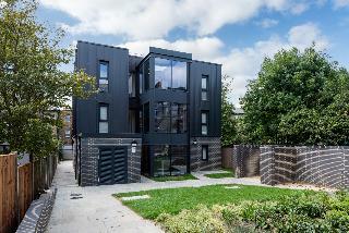 Queen�s Drive Aparthotel