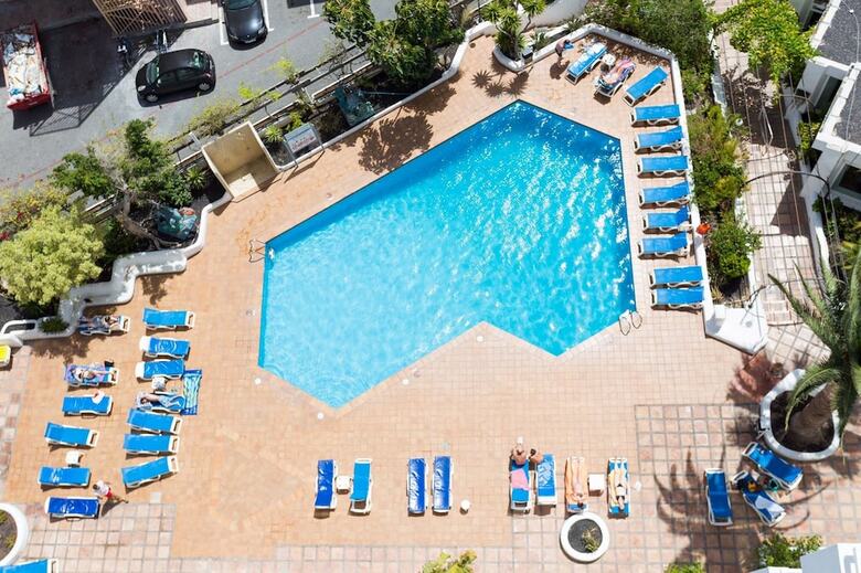 307. Bright Apartment, Sea View, Wifi, Air Conditioning!