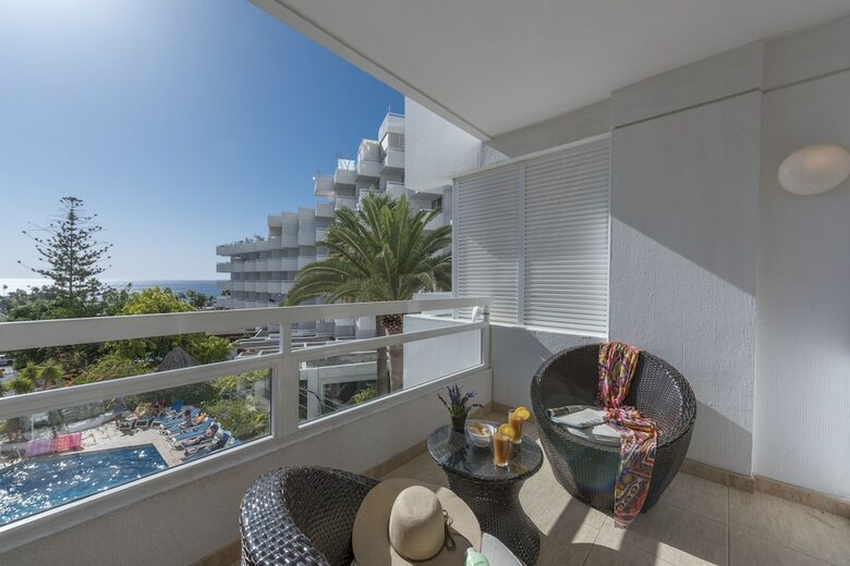 307. Bright Apartment, Sea View, Wifi, Air Conditioning!