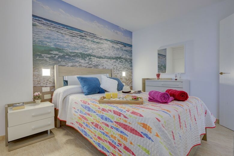 307. Bright Apartment, Sea View, Wifi, Air Conditioning!