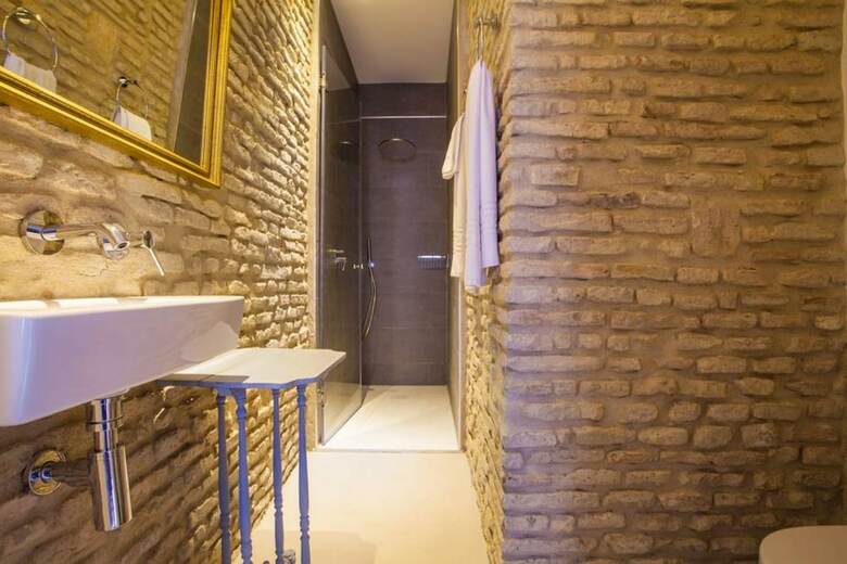 Sevilla Alquila Amplios Apartamentos Duplex En San Bernardo