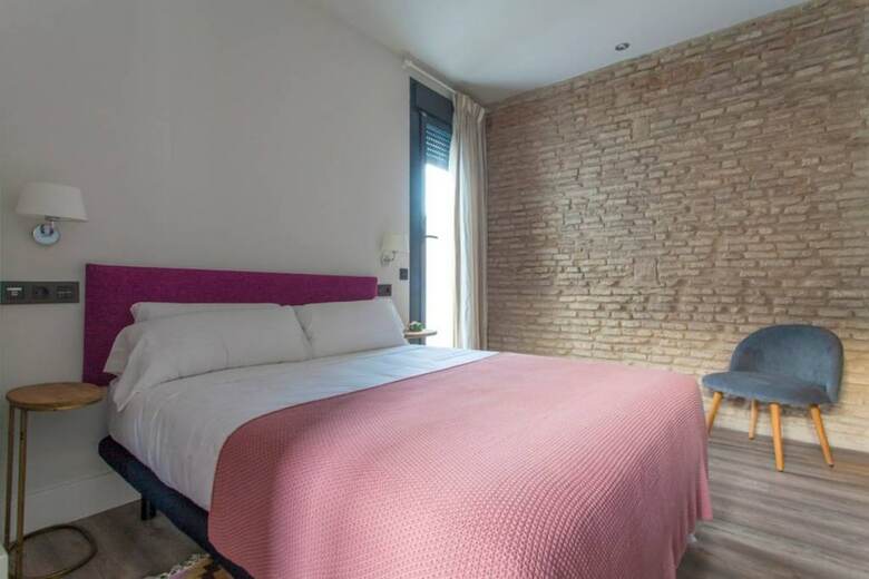 Sevilla Alquila Amplios Apartamentos Duplex En San Bernardo