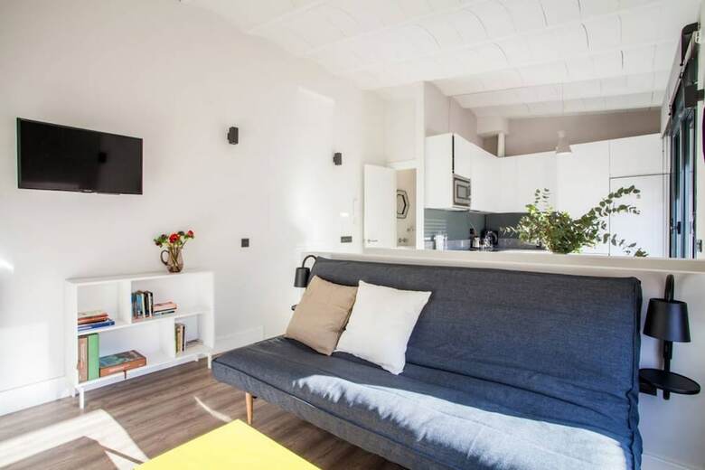Sevilla Alquila Amplios Apartamentos Duplex En San Bernardo