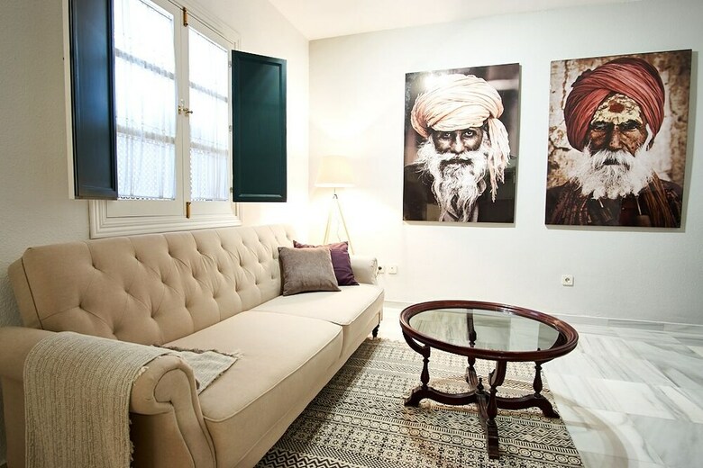 Apartamentos Monsalves Courtyard By Valcambre